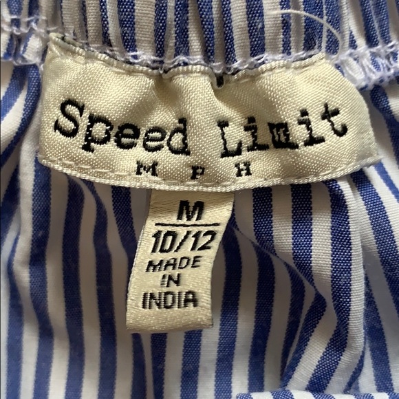 off shoulder blue and white rose shirt - Picture 2 of 3